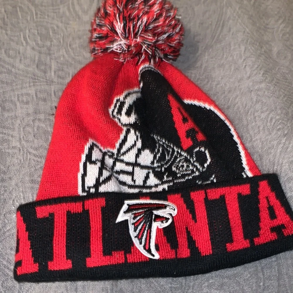 Atlanta Falcons Cuffed Knit Hat with Pom - Picture 2 of 4